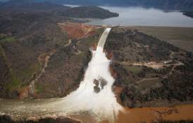 Oroville Dam flooding