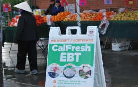 sign says food stamps accepted at farmer's market